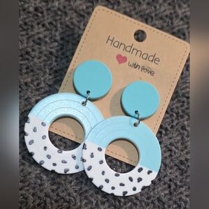 🥳 4/$20 #19 Turquoise and White Polka Dot Earrings